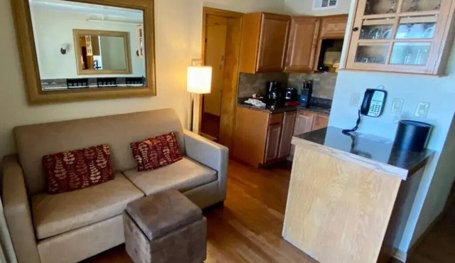 3BR-3BA. Slps 8. Short walk to Lake Nottinging. Incl 7.3 and 7.4. FIREWORKS!