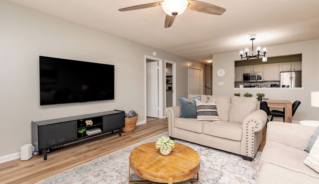 3BR 3Bath Townhome | Pet Friendly