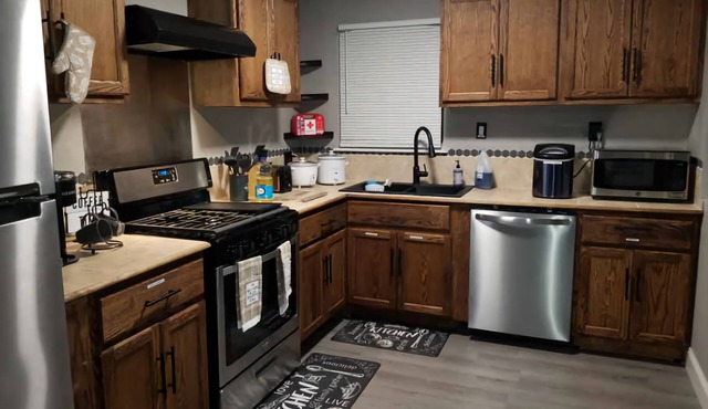 3BR/5Beds/2.5 BA Home- 5 minutes from Pleasure Island!