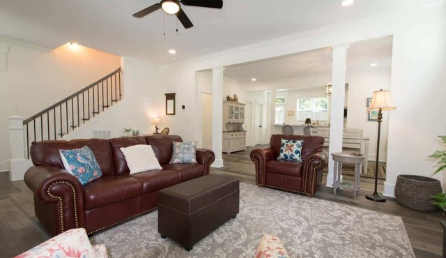 3BR, Balconies, Walk to Playhouse+Free Activities