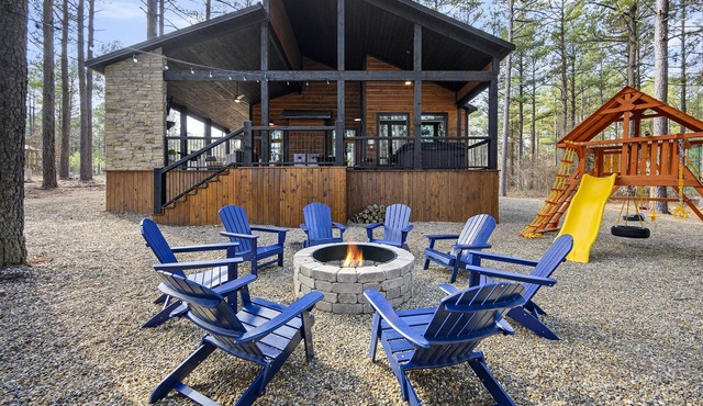 3BR+Bunk | Air hockey, Pool table, Foosball!