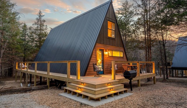3BR Cabin Nestled by the Creek | Private Hot Tub