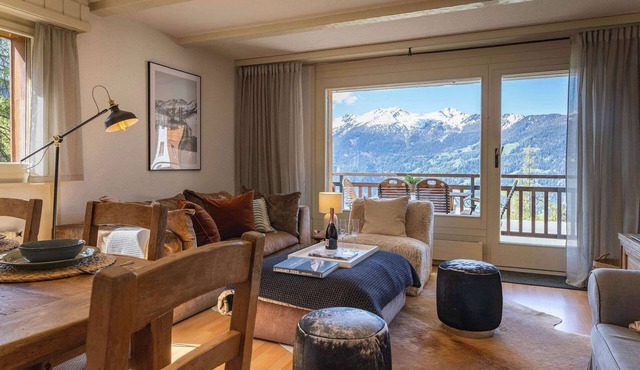 3BR Central, Pool, Sauna, Gym & Views