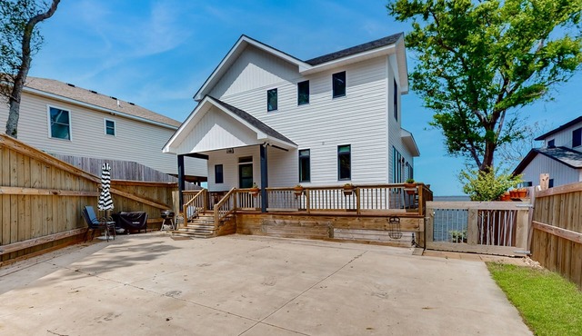 3BR Coastal Bliss Awaits: Serene Retreat
