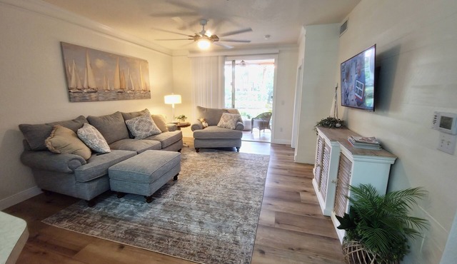 3BR Condo Minutes From Siesta Key Beach – Relaxing Resort Life, Stunning!