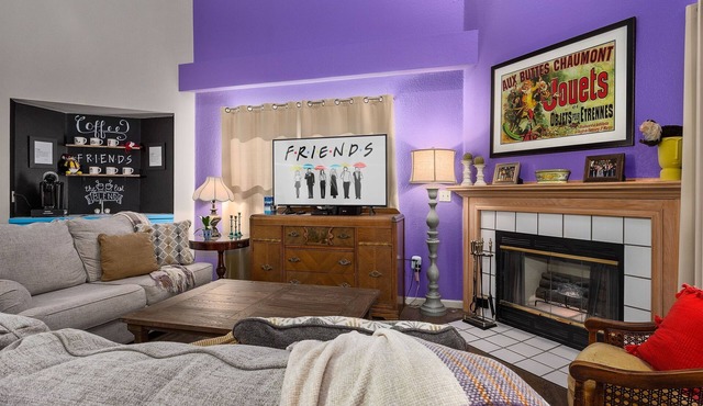 3BR Condo Sleeps 10 | 2 Living Rooms | Pool