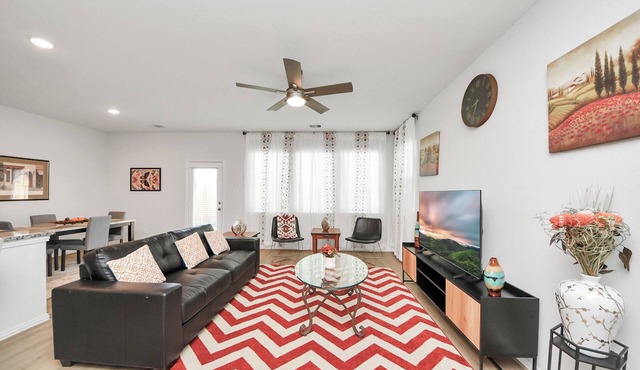3BR Corporate & Family Getaway Near Katy Mills