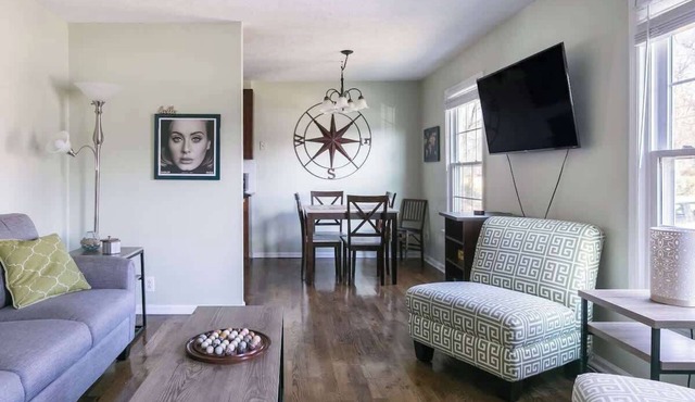 3BR Cottage - 3 Miles to Downtown