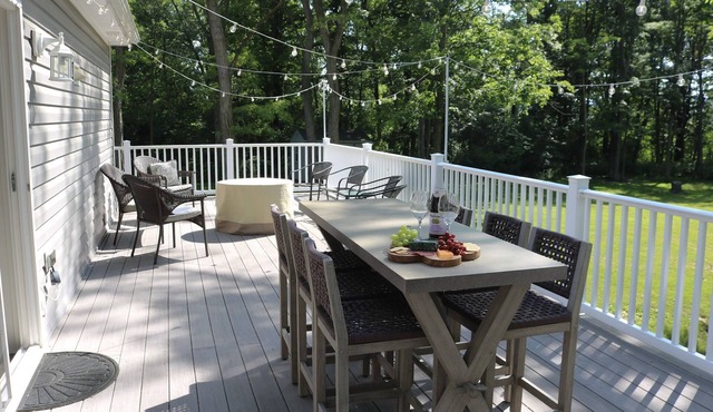 3BR Cottage Deck & Fire Table EV Charger Wi-Fi
