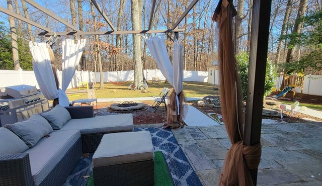 3BR Cozy, Private and Spacious Family House with plenty of Amenities.