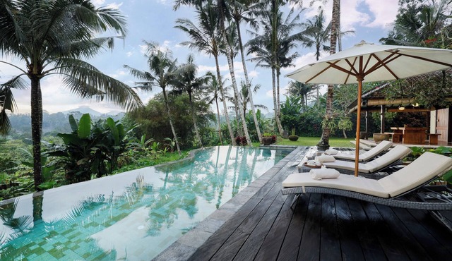 3BR Designer Villa w/Panoramic Sayan Valley View