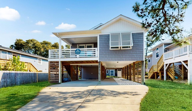 3BR Dog-friendly home near beach w/office, balcony