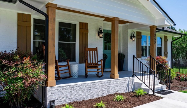 3BR Dog-Friendly Farmhouse - Fire Pit & Yard