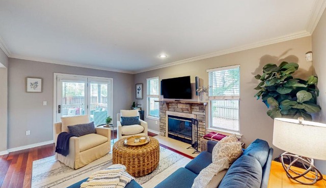 3BR Dog-Friendly Retreat with Fireplace and Patio