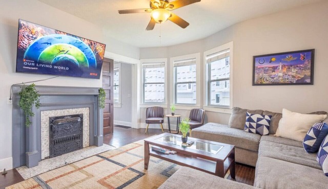 3BR Downtown Home w/King Bed, Porch, Firepit,Grill