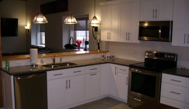 3BR FACTORY LOFT AT THE MOHAWK ANTIQUES MALL/RIGHT OFF EXIT 30 NYS THRUWAY!