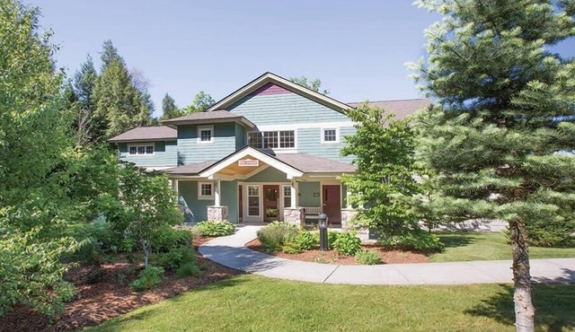 3BR+ Family Base | Ski Hike Golf Smugglers TOK