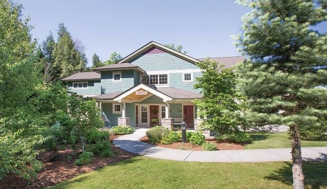 3BR+ Family Base | Ski Hike Golf Smugglers TOK