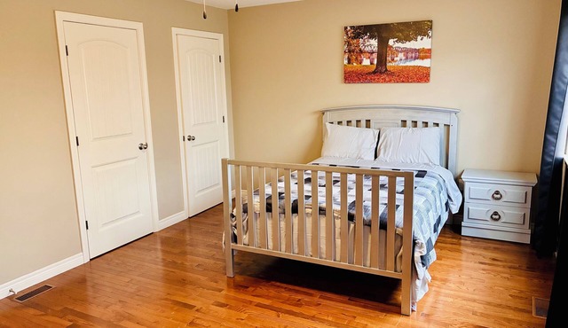 3BR Family-Friendly Westbrook Oak | 2 Living Room | Lower Ensuite