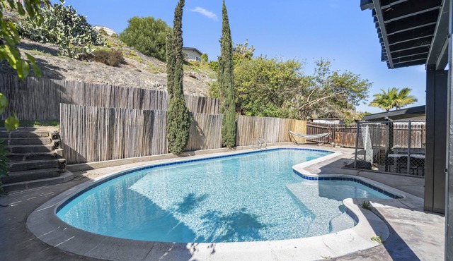 3BR Family Fun Home, Pool, Air Hockey & Patio Dining
