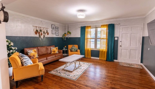 3BR Family+Game Retreat 8 min STL Airport/Westport
