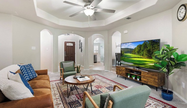 3BR Family Getaway Near Lackland BMT Sea World Riverwalk