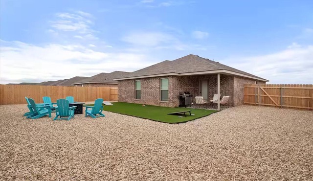 3BR Family Home by TTU - Sleeps 6 - Large Yard + Gym - Perfect for Families