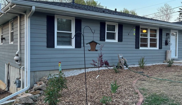 3BR Family Home - central Lawrence - near KU