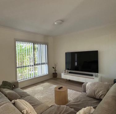 3BR family home, townhouse with free community pool and tennis court access