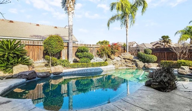 3BR Family Home with Pool & Hot Tub
