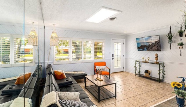 3BR Family Stay in Orlando | Wi-Fi + Full Kitchen