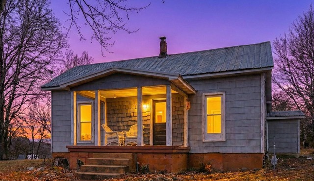 3BR Farmhouse with Views Near Hart Creek Trails
