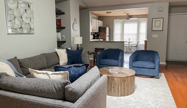 3BR Fully appointed home minutes from the islands, shops, parks, and downtown!