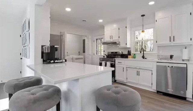 “3BR Fully Furnished Corporate & Insurance