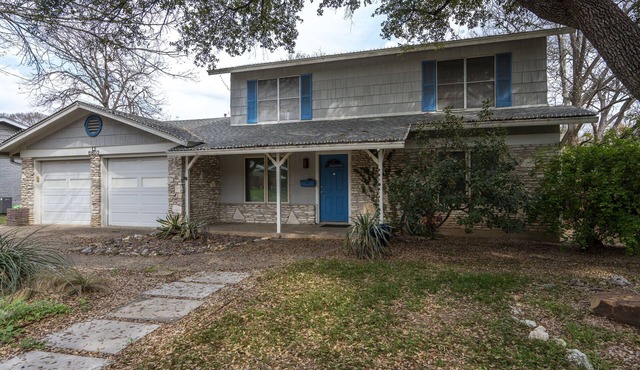 3BR Gem in Allandale
