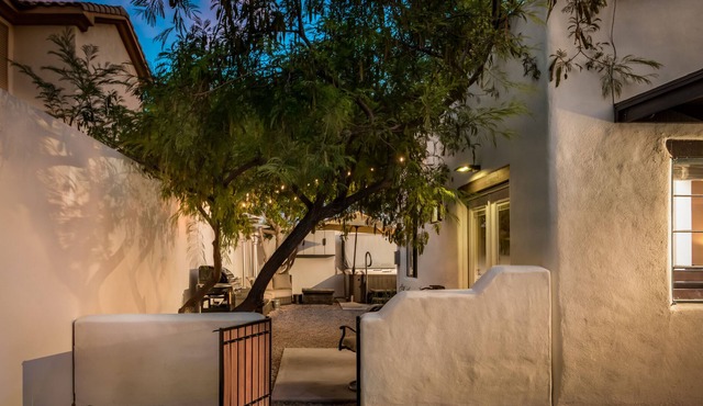 3BR GEM IN THE HEART OF OLD TOWN. GREAT BACKYARD WITH HOT TUB WALK TO EVERYTHING
