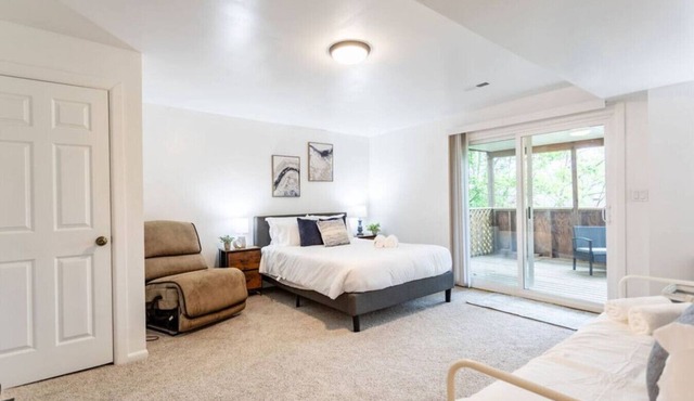 3BR GEM Near Hot Spots - Deck