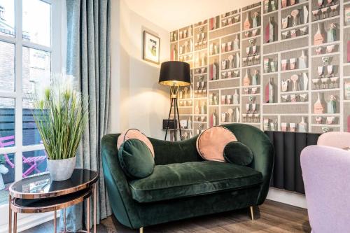 3BR Georgian Quarter Coach Houses - Private Parking