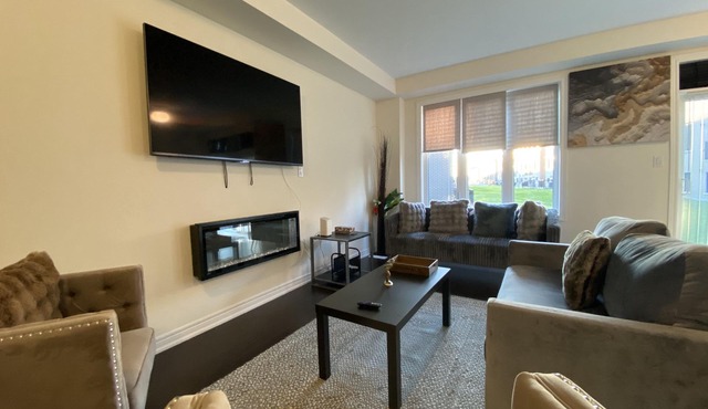 3BR Getaway in Kleinburg, Vaughan, Built in 2024 — Stylish Comfort Awaits You!