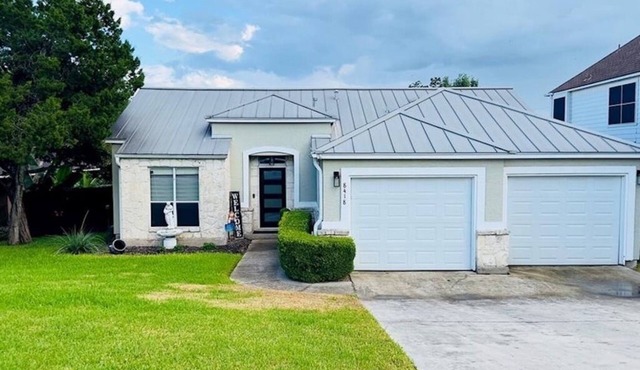 3BR Haven, Garage & Fenced Yard, Near Costco, Randolph AFB, and New Braunfels