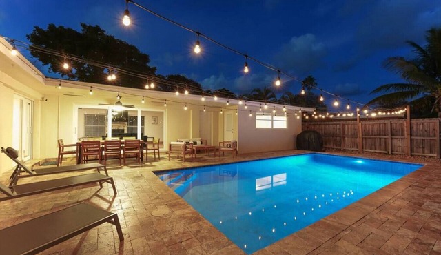 3BR HEATED POOL CLOSE TO BEACH