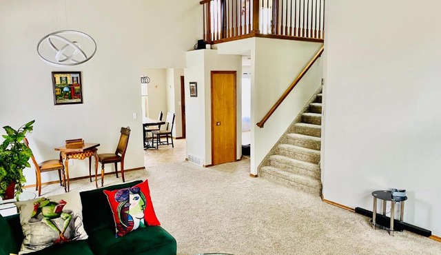 3br home 2br unit close to USAFA with fireplace