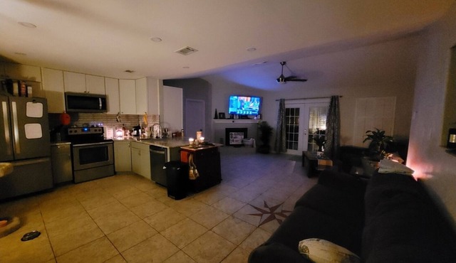 3br Home 4 minutes to beach with kayak