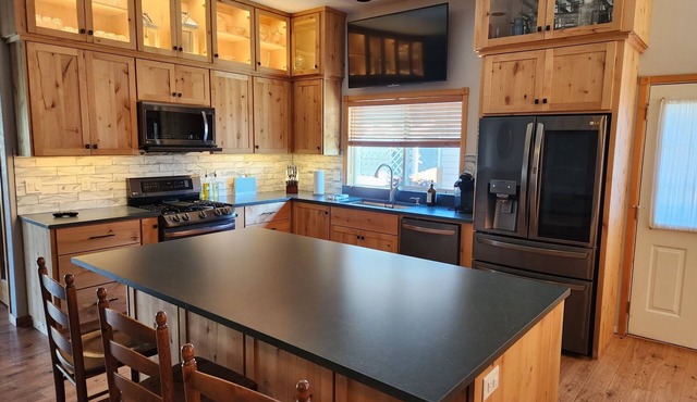 3BR Home in the Heart of Oregon's Outdoor Paradise