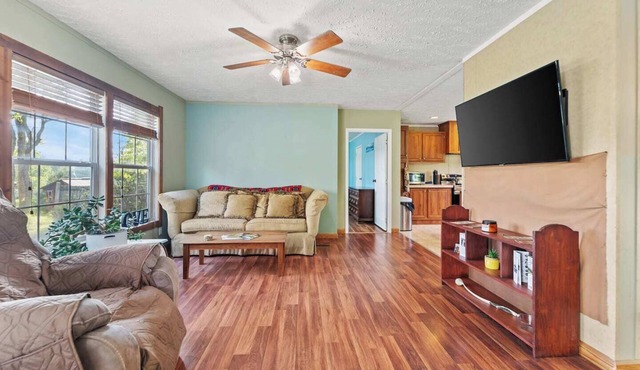 3BR Home Near Snowshoe | Tesla | Pet Friendly | Elk Mountain Apres’