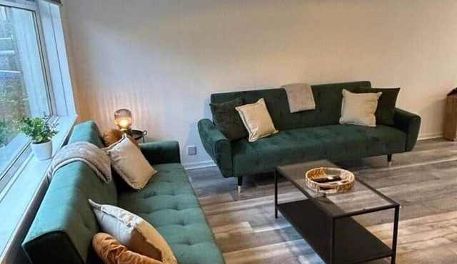 3BR Home Sleeps 10 Private Drive Near Park