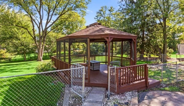 3BR Home + Spacious Yard w Gazebo | LCP Collection