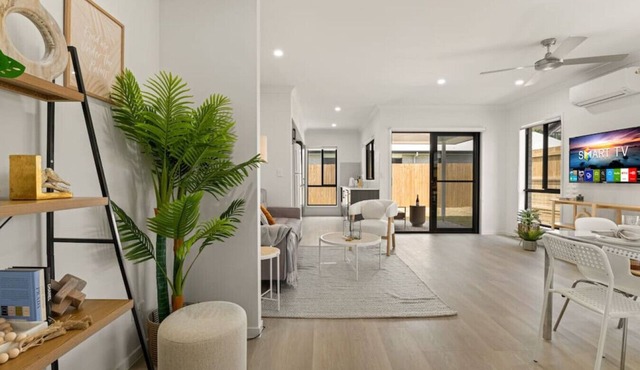 3BR home w/cozy interior design