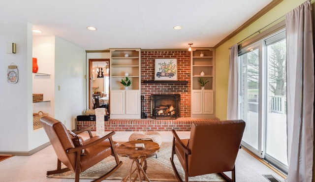 3BR Home w/Pool & Fireplace – Ideal for Families, Professionals, Extended Stays