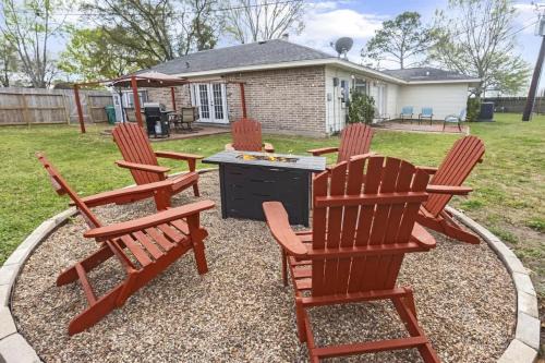 3BR Home with Firepit I Easy Access to NRG & FIFA